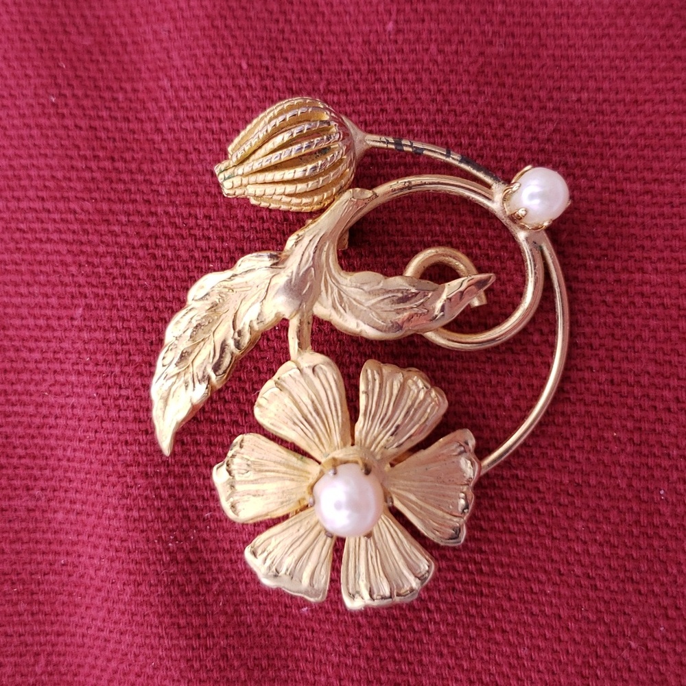 Vintage Floral & Pearl Brooch